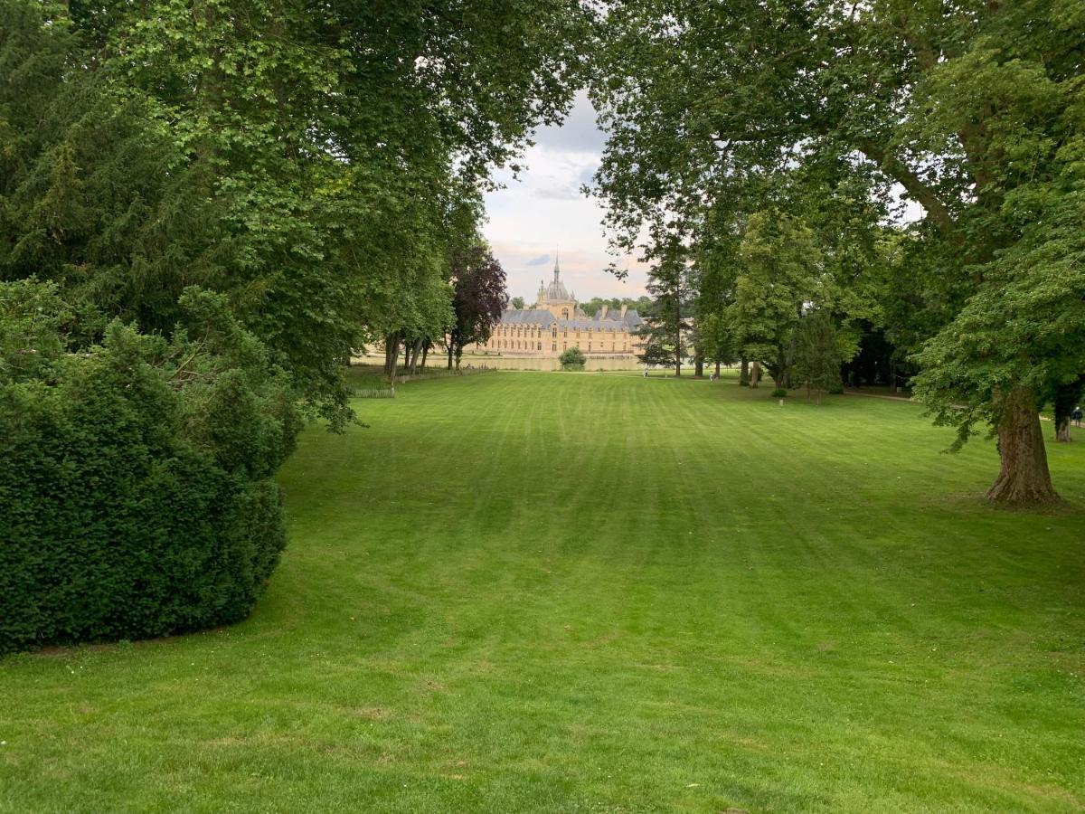Le Logis Cantilien Lamorlaye-Chantilly Eksteriør bilde